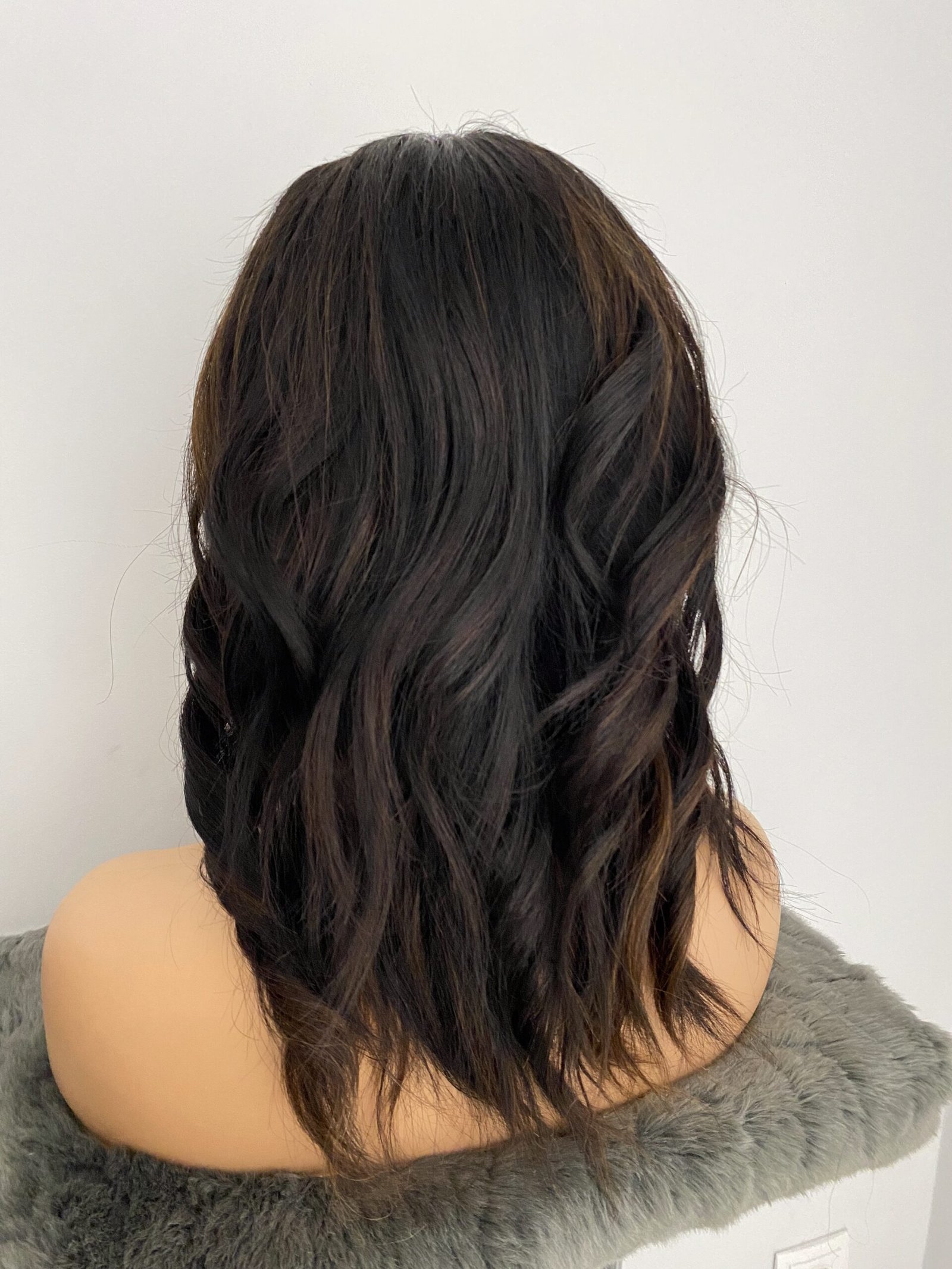 شعر طبيعي روسي GLUELESS  شاتان فونسي  silicone طول 16 انش كثافة 250 دونتال 5*5 coupe ondulee avec reflets