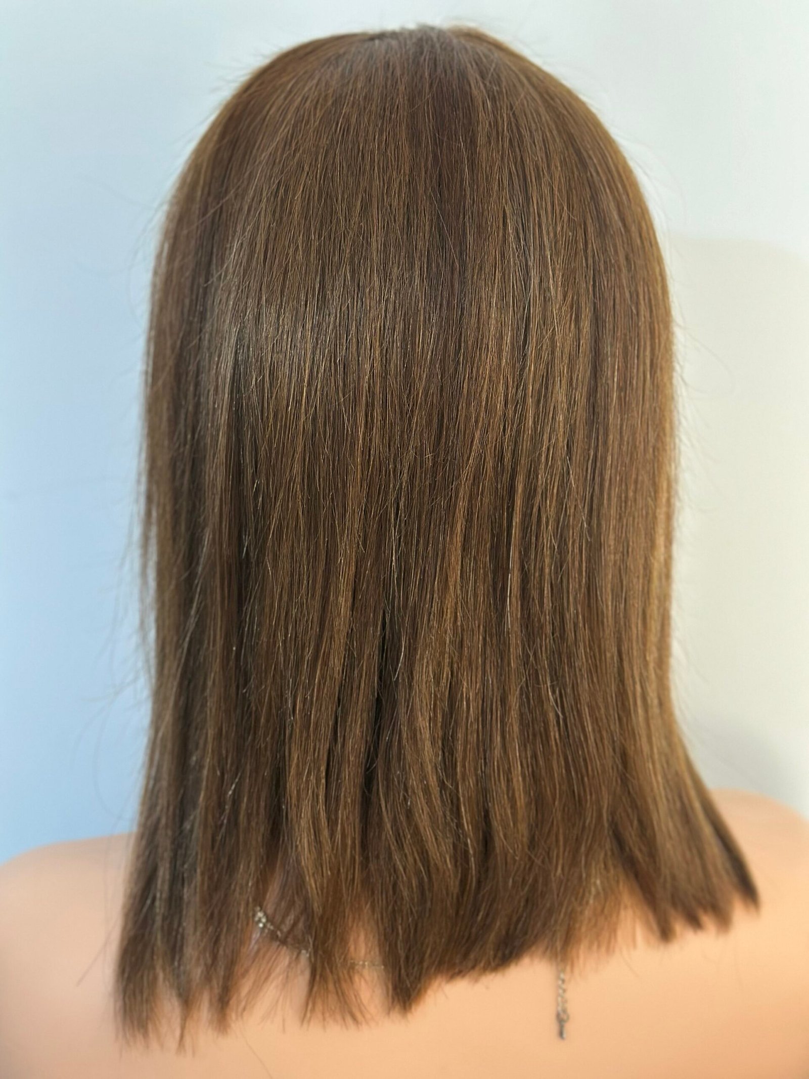 شعر بشري اوروبي فيرجن  سيليكون طول 12 انش كثافة 200 دونتال 4*4 اللون مارون كلار