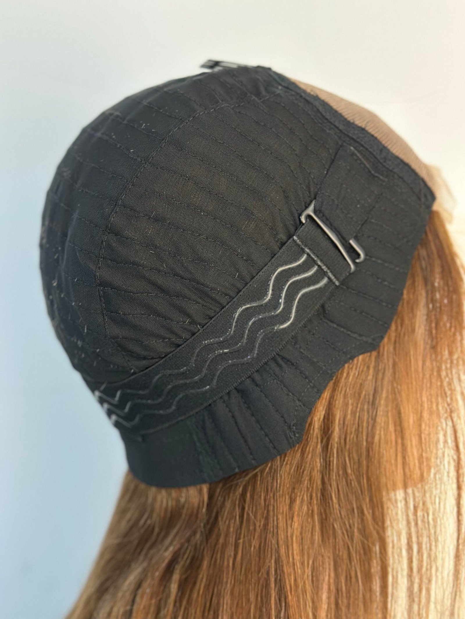 شعر بشري اوروبي فيرجن  سيليكون طول 12 انش كثافة 200 دونتال 4*4 اللون مارون كلار